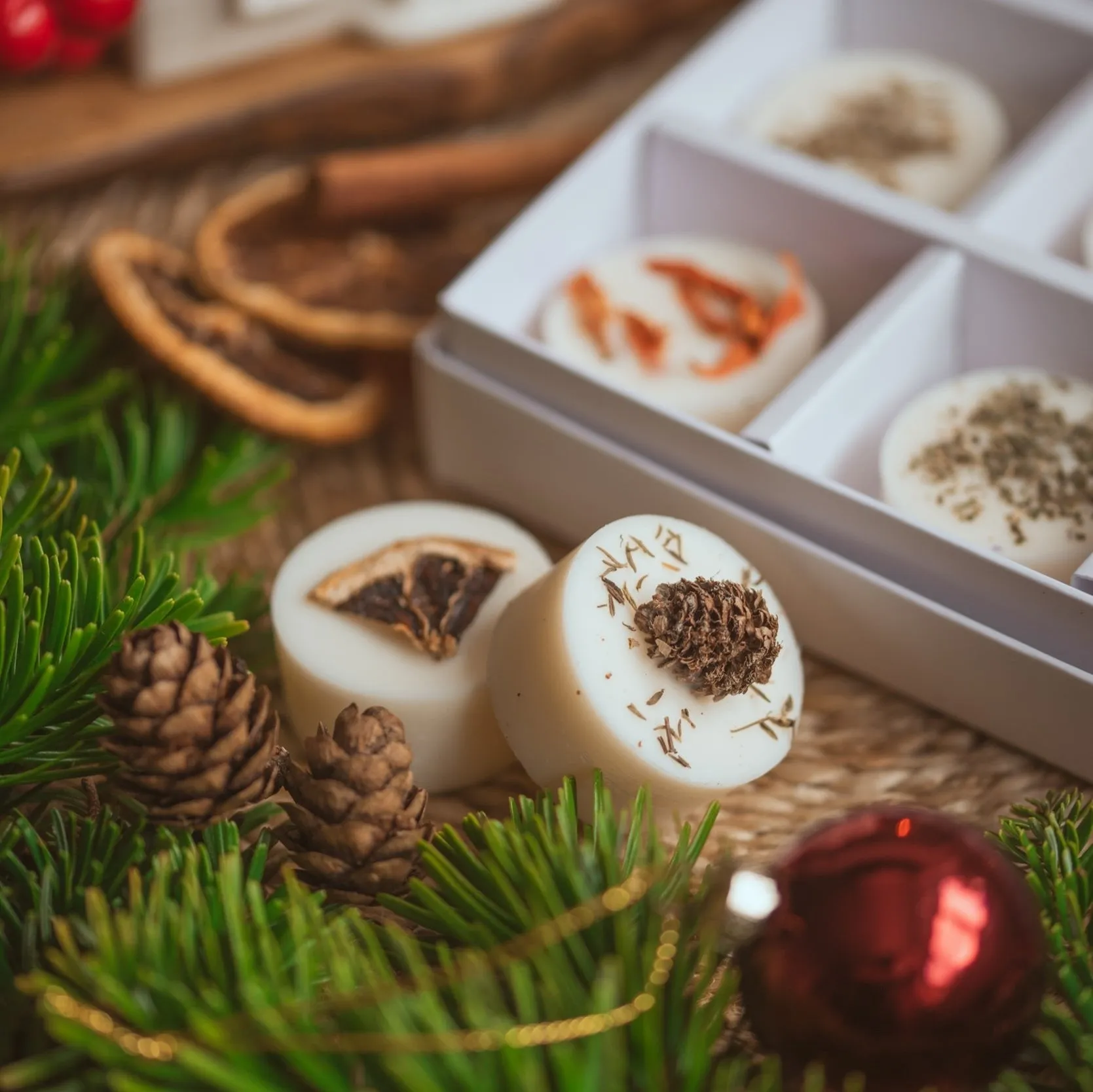 Festive Scent Discovery Box