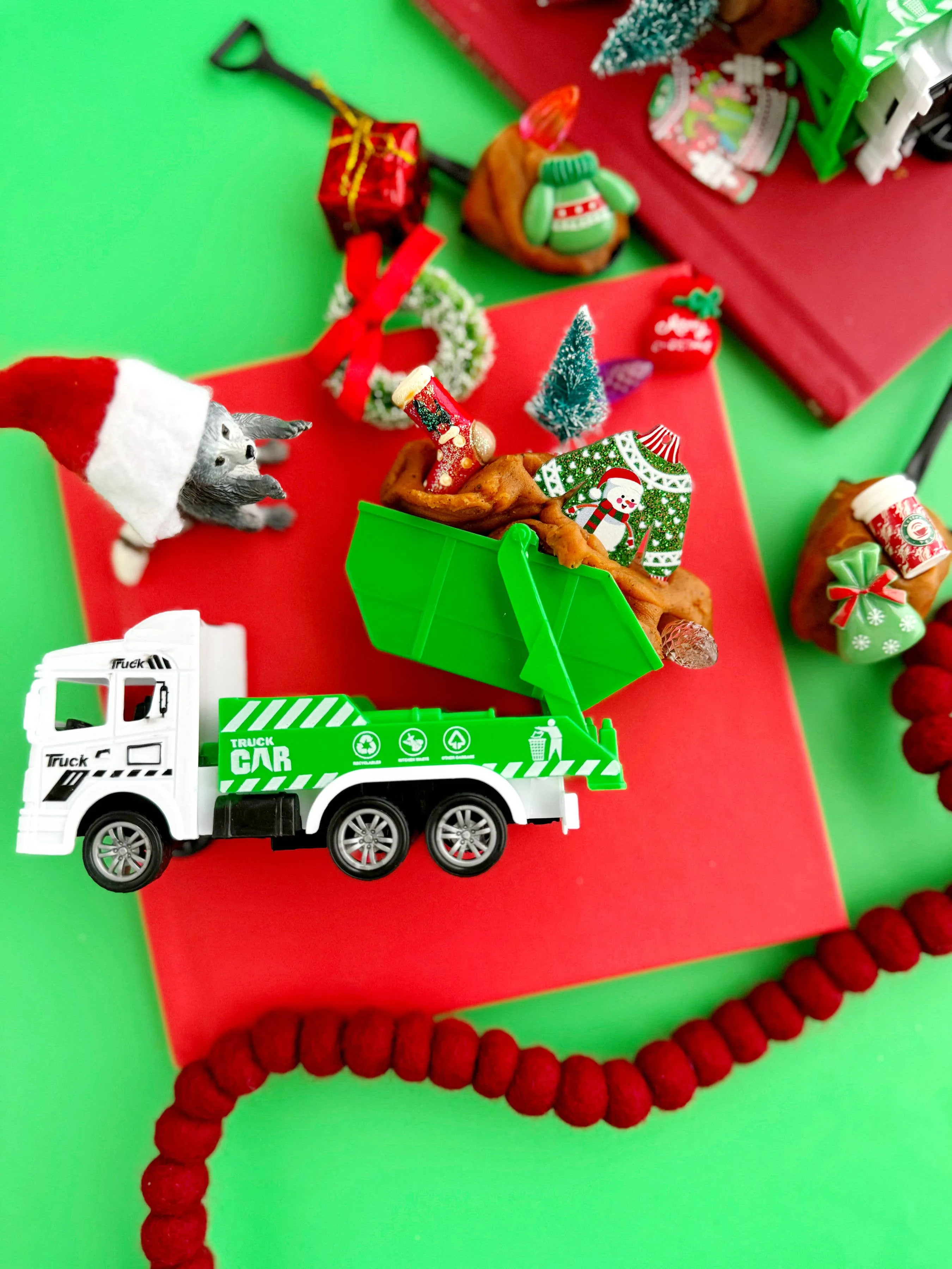 Garbage (Holiday Edition) Play Dough Kit